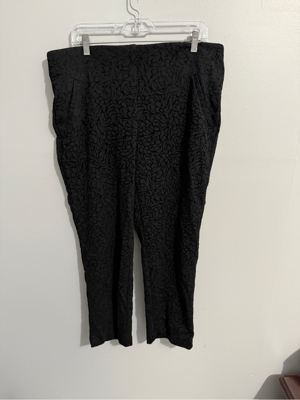 Chicos Pants Womens 2.5 Ankle Fabulously Slimming Embossed Velour Elastic Waist